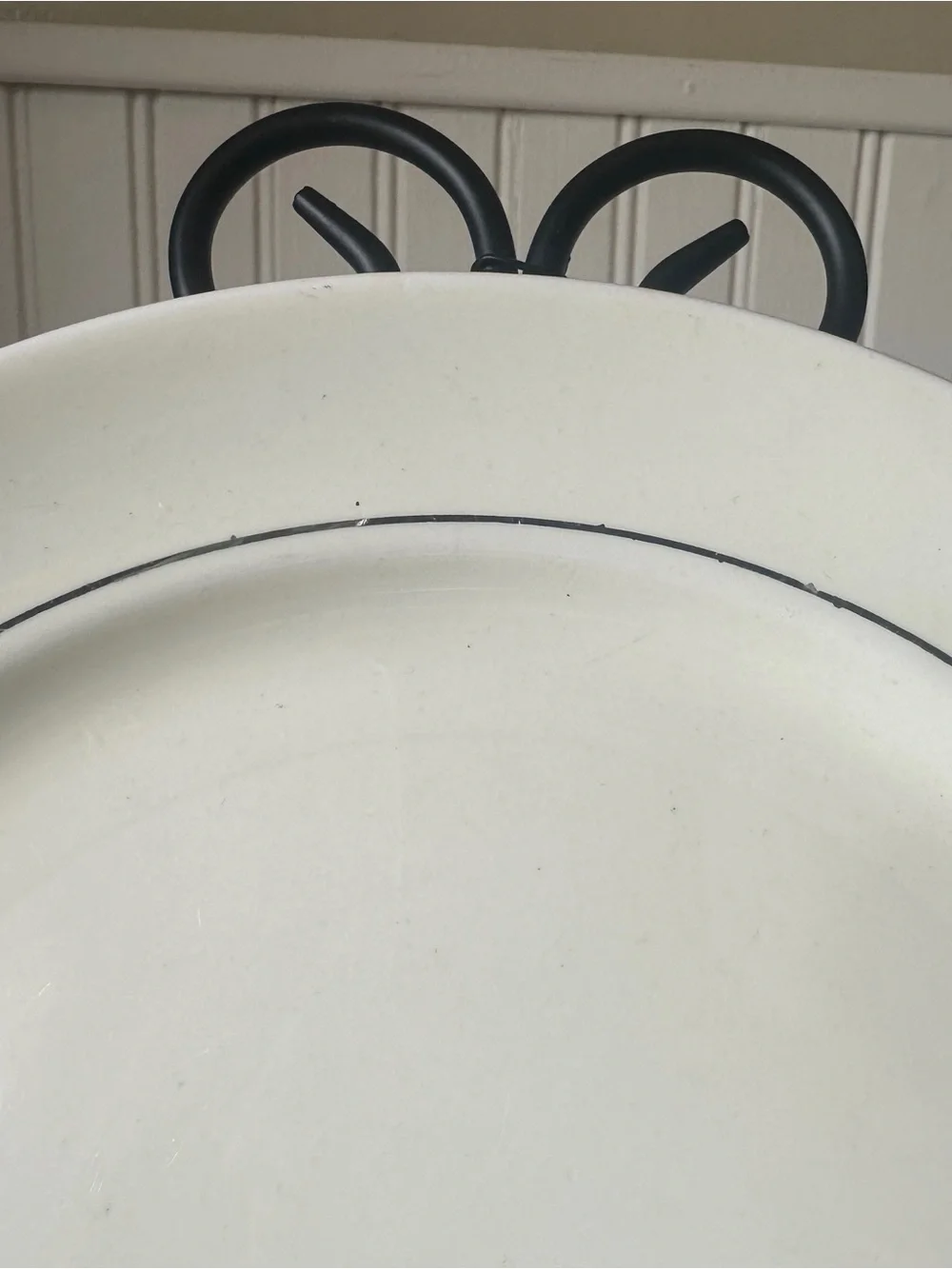 Hall China Red Poppy Dinner Plate 9.25” EUC Platinum Ring w Uranium Glaze